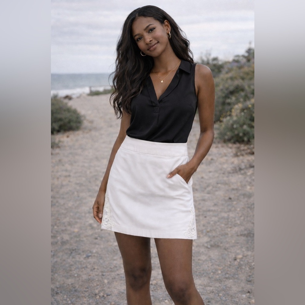 Size PM • Jessica Riley White Mini Skort – Classic Clean Style - Picture 8 of 9